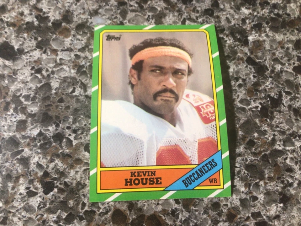 U-Pick 1986 Topps football commons #254-396 + 1000 yd  - YOU PICK ANY CARD(S) - Image 1 of 1