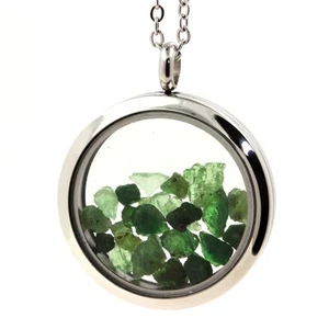 Minerales Y Piedras Précieuses. Collar Granate Tsavorita Bruto. Modelo Medalla - Imagen 1 de 3