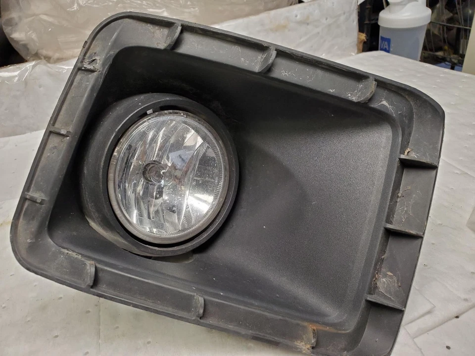 CHEVROLET SILVERADO 2500 PICKUP L Lámpara Delantera Antiniebla; 15 16 Foto 1 de 1