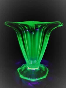 Vintage Bohemian Art Deco URANIUM Glass VASE 1930's Signed Czechoslovakia - Picture 1 of 12