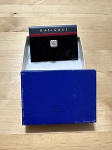 Vintage Madigans Dept Store K Bar Pin New Old Stock - Bild 1 von 4
