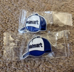 Menge 2 Walmart Mitarbeiter Hut geformte Pin Kundenservice Revers blau weiß NEU - Bild 1 von 4