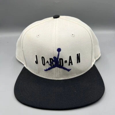 Gorra Air Jordan para hombre blanca negra con logotipo bordado Jumpman gorra trasera a presión Foto 1 de 4