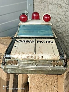 GIOCATTOLO DI LATTA VINTAGE BUICK PATTUGLIA AUTOSTRADALE POLIZIA anni 60 BATT. OPERA. GIAPPONE ICHIKO LARGE  - Foto 1 di 12