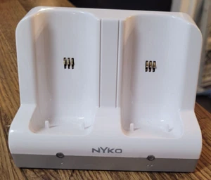 Nyko Charging Station 87000-A50 for Nintendo Wii Remote Controllers - Picture 1 of 2
