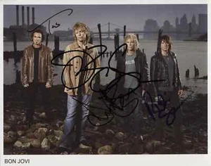 Bon Jovi Jon Band Fully 8" x 10" Photo Hand Signed in 2013 + COA Guarantee - Imagen 1 de 1