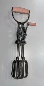Vintage PINK Superwhirl Stainless Hand Mixer/ Beater TURNER AND SEYMOUR USA Made - Picture 1 of 13