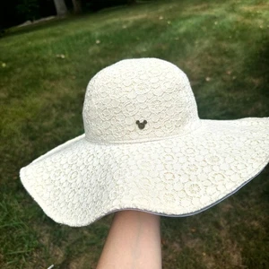 Disney Parks Mickey Mouse Sun Hat Adults Cream Lace Detail Wide Brim - Picture 1 of 5