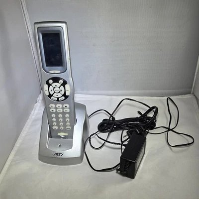 Mando a distancia con pantalla táctil RTI T2+ Plus con base de carga Foto 1 de 4