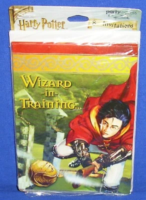 Paquete de 8 Invitaciones de Fiesta de Harry Potter con Snitch Dorado Nuevo en Paquete Foto 1 de 2