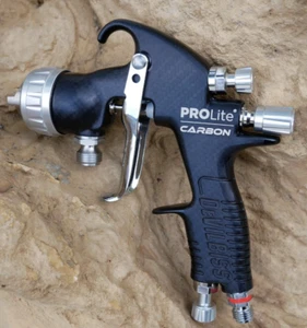 Devilbiss 905132 ProLite Pressure Feed Spray Gun ADV HD CARBON✅1.0 1.2 1.4 - Foto 1 di 15