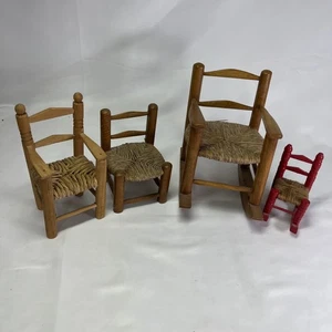 4 Puppenhausstühle aus geflochtenem Korbgeflecht  - Bild 1 von 14