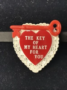Valentinstag "Der Schlüssel meines Herzens für dich" 40er Jahre Pinback - Bild 1 von 4