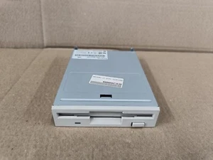 Panasonic 1.44mb 3.5" Floppy Disk Drive - Beige - JU-257A607P - Afbeelding 1 van 1