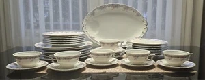Haviland Porcelain Limoges France. Angelique Dinner Set. 37 pieces. - Picture 1 of 24