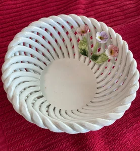 Made in Italy weiß geflochten 5 1/4" Keramik Schale handbemalt Blumendekor - Bild 1 von 8