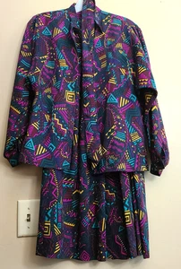 JAEGER VINTAGE 2 PIECE SKIRT SET BELTED GEOMETRIC PATTERN 32 100 % WOOL - Picture 1 of 4