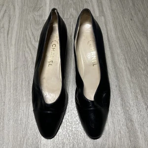 VINTAGE! Chanel Black Leather Heels Block Flat Pumps US 8.5 - Picture 1 of 5