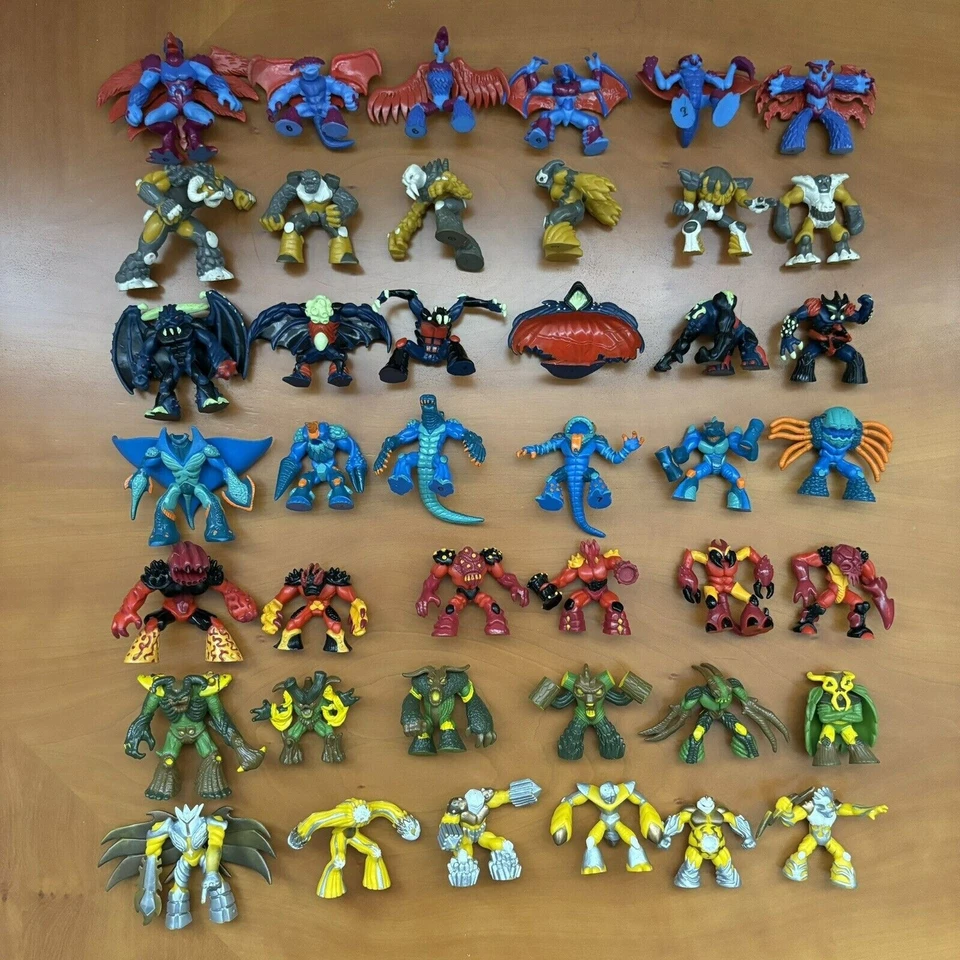 LOTTO GORMITI - TERZA SERIE - III SERIE - 42 FIGURE - PERSONAGGIO A SCELTA - Imagen 1 de 1