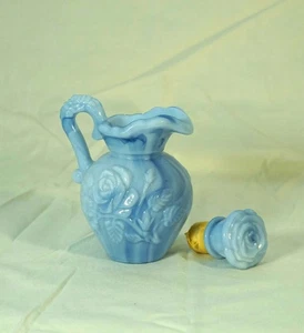 Hermosa jarra azul de vidrio de leche victoriano Avon 1978 - Imagen 1 de 2