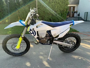 HUSQVARNA 2+4 TIEMPI Cinghia Presa Enduro da anno 2016 Modelo 2017,2018,2019 - Picture 1 of 11