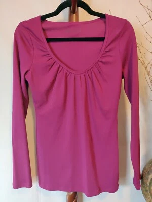Tee Shop Mujer Talla M Top Magenta LS Cuello Redondo Recogido Escote Usado en Excelente Condición Foto 1 de 4