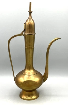 Cafetera árabe grande vintage Dallah hecha de latón 13" de alto Foto 1 de 4