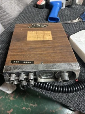 VTG KRACO CB SUPER DELUXE KCB-2330 W/ MICROPHONE  UNTESTED RETRO CB RADIO - Image 1 of 4