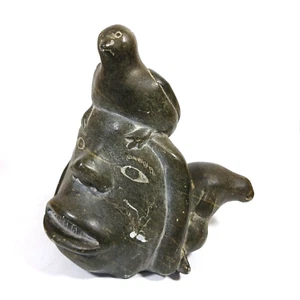 Signierte Inuit geschnitzte Steinskulptur Gesicht Vogel Seelöwen Jamie Tarkirk - Bild 1 von 6