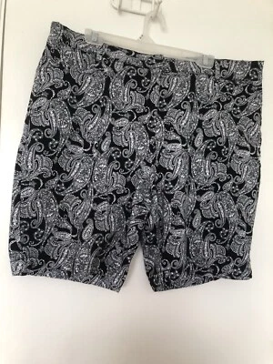 XL Basic Editions Women Black & White Paisley Print  Shorts Preowned - Image 1 of 4