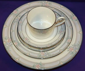 5 PZ POSATE NORITAKE BONE CHINA LANCASHIRE 3883 ROSE ROSA - Foto 1 di 11