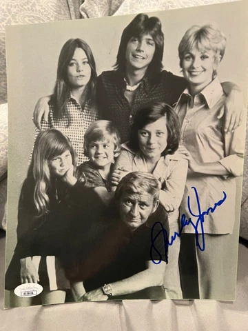 Shirley Jones signed JSA COA 8x10 Partridge Family psa bas Cover