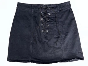 Forever21 Black Skirt Women's Size SMALL Criss Cross Front Zip Up Fall Autumn - Picture 1 of 11