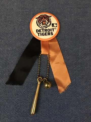Vintage Detroit Tigers Pin with Ribbon Bat/Ball Chain MLB Cover