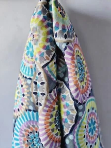 New VERA BRADLEY in Sunny Medallion Soft Fringe Scarf 100% Rayon HAND WASH - Picture 1 of 7