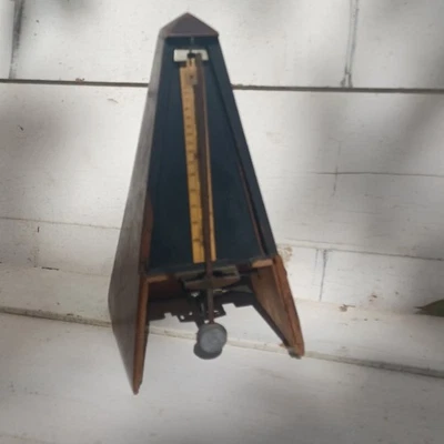 老式节拍器发条木质饰面德国制造-工作 — 第 1/4 张图片