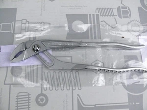 Genuine Mercedes Benz Pliers specially for W100 W108 W109 W112 W113 NEW! NOS! - Picture 1 of 1