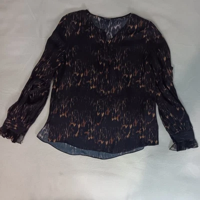Blusa Kobe Halperin de seda preta marrom estampa de animais sofisticada elegante tamanho M - Imagem 1 de 4
