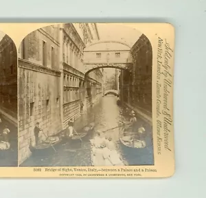 B7649 Ponte dei Sospiri, tra un palazzo e una prigione, Venezia, Italia D - Foto 1 di 2