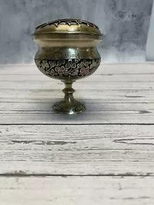 "Urna quemador de incienso de latón India vintage con patas de 4,5"" con incrustaciones florales" - Imagen 1 de 7