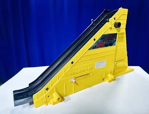 Vintage 1960's Johnny Lightning Indy 500 Track Set Launcher - Picture 1 of 7