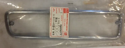 Nuevo de Lote Antiguo GM #94024279 Serie 1-4 1972-1975 Chevy LUV Camión Señal de Giro Lámpara Bisel Derecha Foto 1 de 2