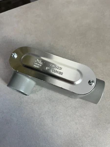 1" Type LR Conduit Body w cover & gasket Aluminum Threaded UL listed; 1 pc - Picture 1 of 7
