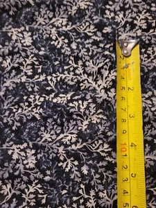 Tela de hoja floral azul blanco cottagecore naturaleza chic Lisa Debee 100x40 - Imagen 1 de 3