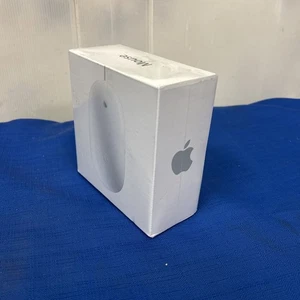 Genuine Apple Wired USB Mighty Mouse A1152 Brand New & Sealed - MB112ZM/B - Picture 1 of 5
