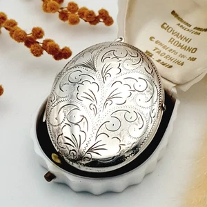 Vintage floral foliate etched extra large oval solid 925 sterling silver locket - Picture 1 of 9