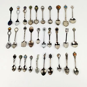 LOTE DE 30 cucharas de recuerdo con esmalte en asas coleccionables  - Imagen 1 de 10