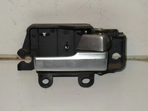 FOCUS CC CONVERTIBLE 05-10 LADO DEL CONDUCTOR MANIJA DE APERTURA DE PUERTA INTERIOR - Imagen 1 de 3
