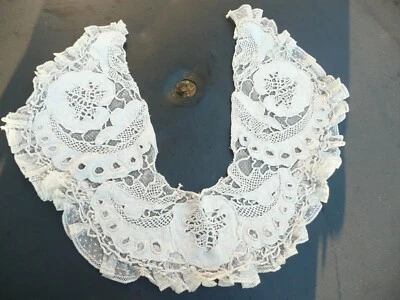 col ancien dentelle et tulle avec volant - Photo 1/4