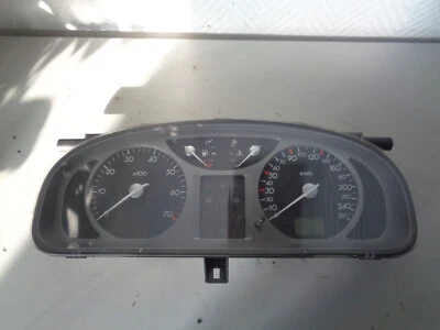 Tacho DZM ( 202.705 km) Renault Laguna II Benziner 1,8 Bj.01-07 8200218874 - Bild 1 von 3